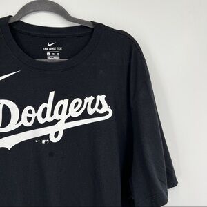 Nike Tee MLB Los Angeles Dodgers Men's Relaxed Fit Classic Graphic T Shirt